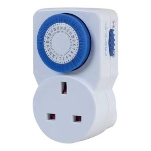 Pro Elec 24 Hour plug-in Mechanical Timer 3Pack