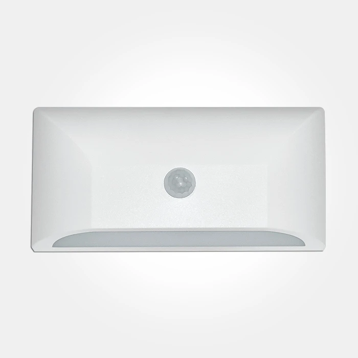 Eterna VECOWLPIRW Wall Light with PIR 6W LED 340lm 4000K - White IP65