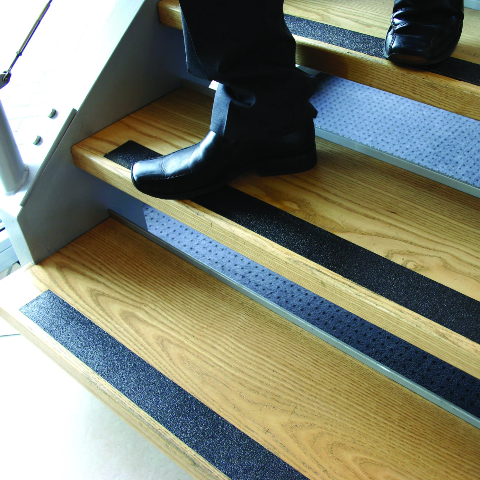 Anti Slip Safety Tape 100mm x 18m Black - Image 3