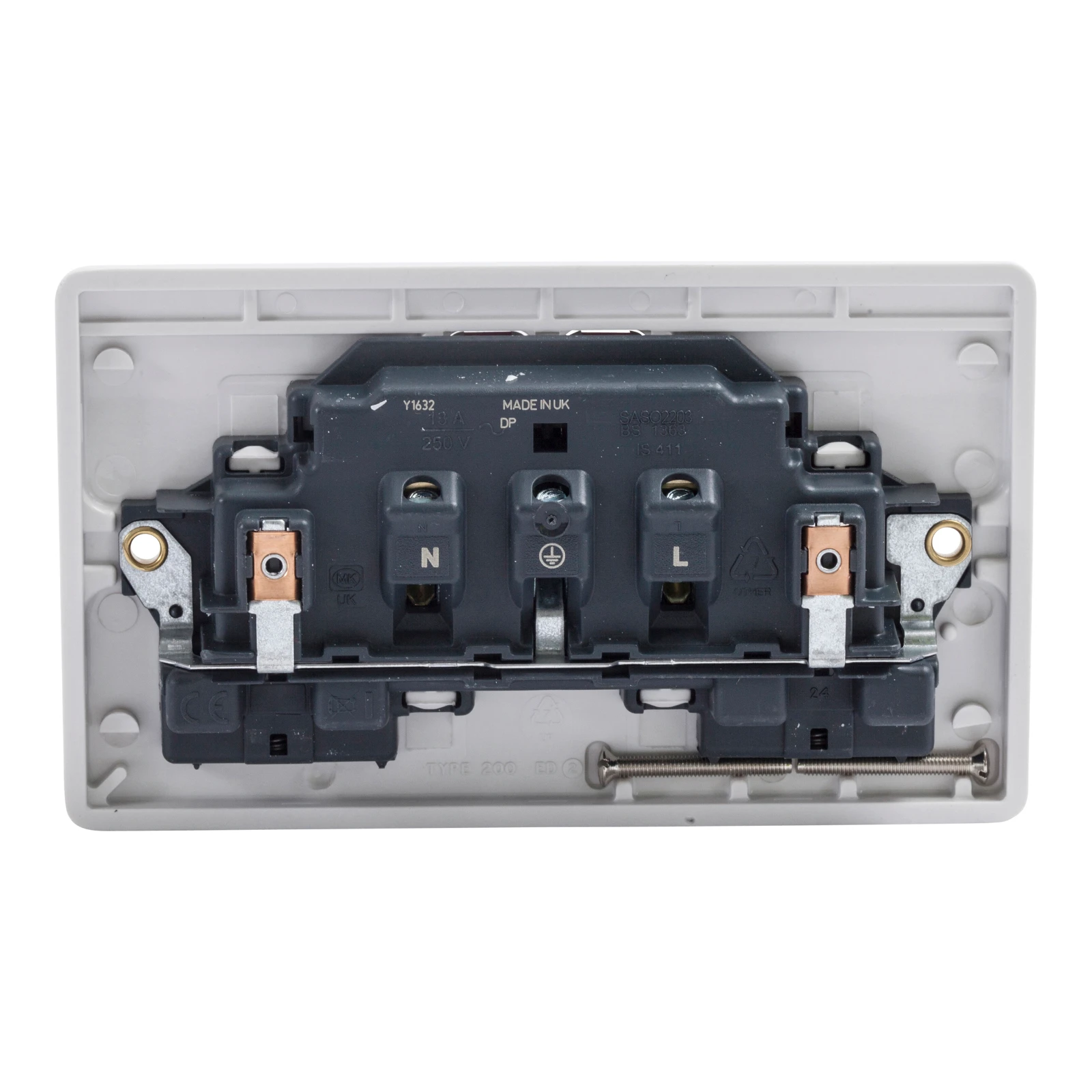 MK K2747WHI Socket 2 Gang 13A Double Pole White - Image 3