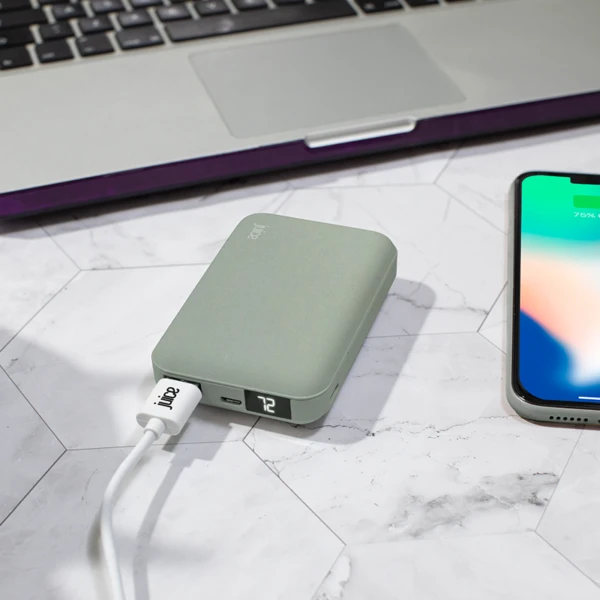 Juice JUI-PBANK3-GRY Portable Power Bank - 3 Full Charges - 10,000mAh - Grey - Image 3