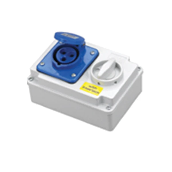 Switched Interlocked Socket 32A 230V 3P IP44 - Image 3