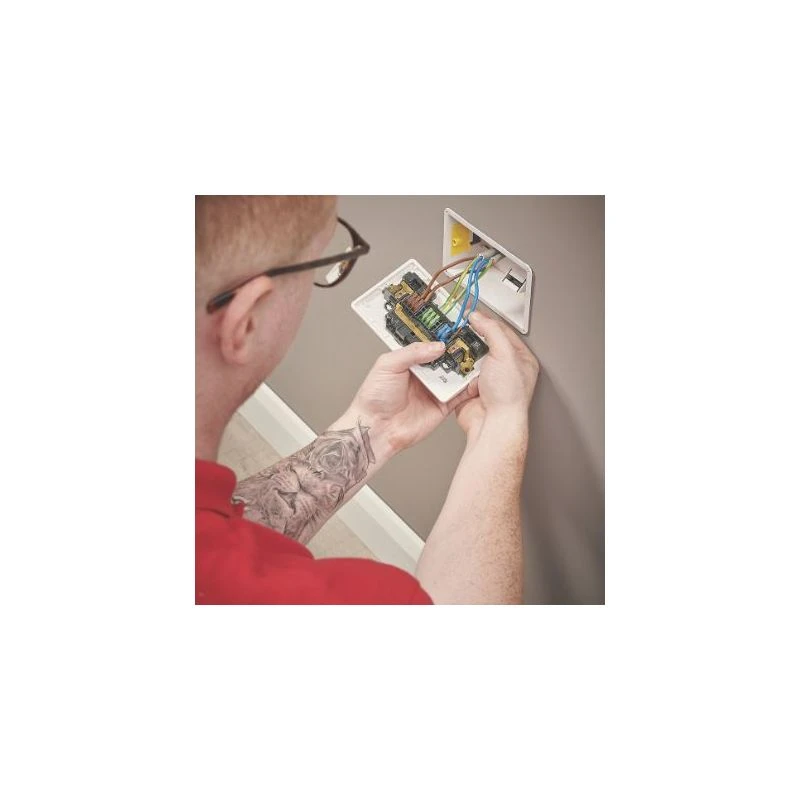 MK K2747STWHI Logic Plus 13A 2 Gang Rapidfix Twin Socket White - Image 4