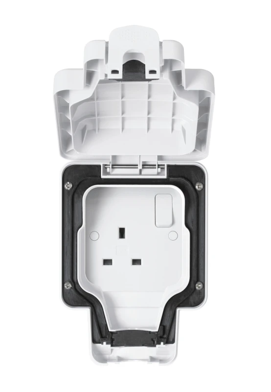 MK Weatherproof Socket 1 Gang 13A Switched IP66 White - Image 2