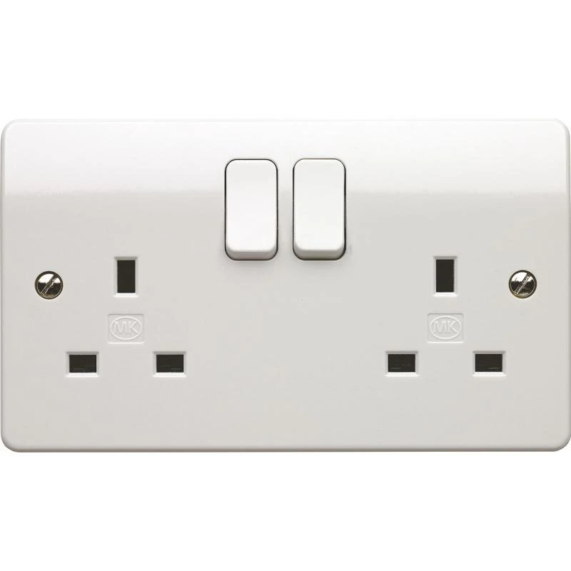MK K2747WHI Socket 2 Gang 13A Double Pole White - Image 2