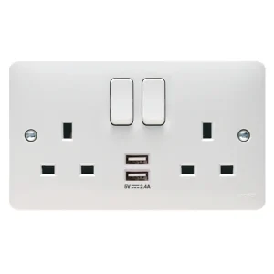 Hager Sollysta WMSS82USB Switched Socket with Twin Earth 2-Gang 2-Pole 13A 240VAC 2xUSB White