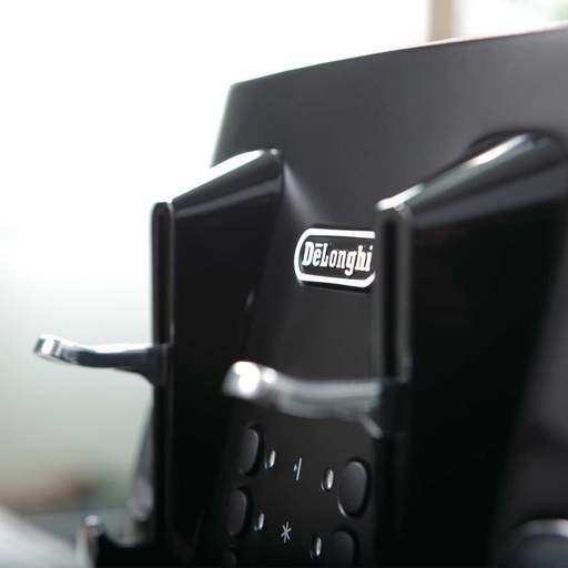 Delonghi 4 Slice Distinta X Stainless Steel Toaster Black - Image 3