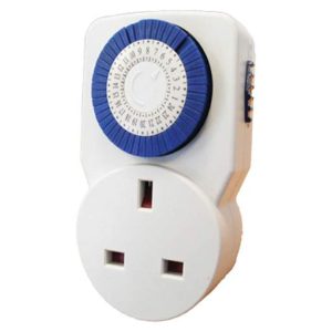Pro Elec 24 Hour Plug-in Mechanical Timer