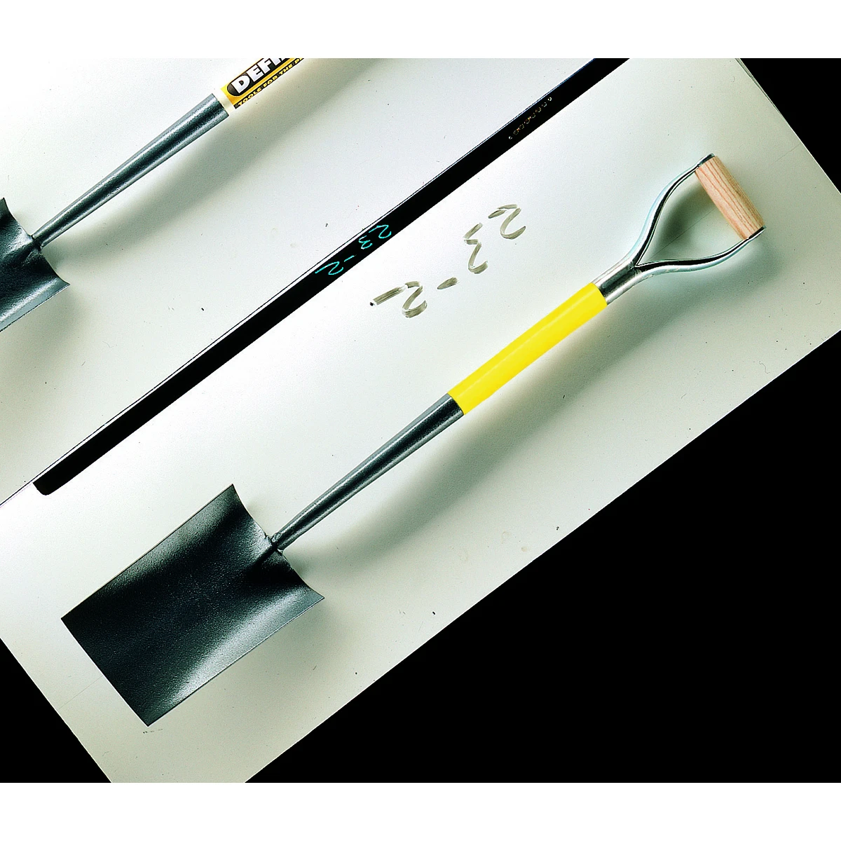 Fibreglass Trenching Shovel Black - Image 3