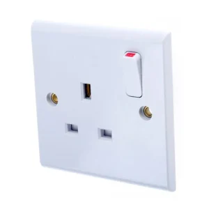 Socket 1 Gang Switched Standard 13A White