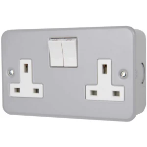 13A 2 Gang Switched Metal Clad Socket