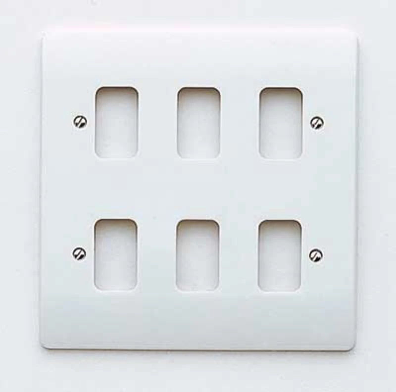 MK Logic Plus 6-Module Frontplate White - Image 2