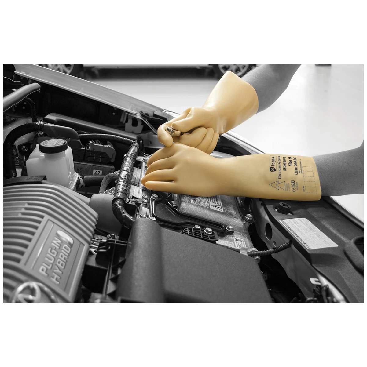 Super Glove Volt (36cm / Class 00) Size 9