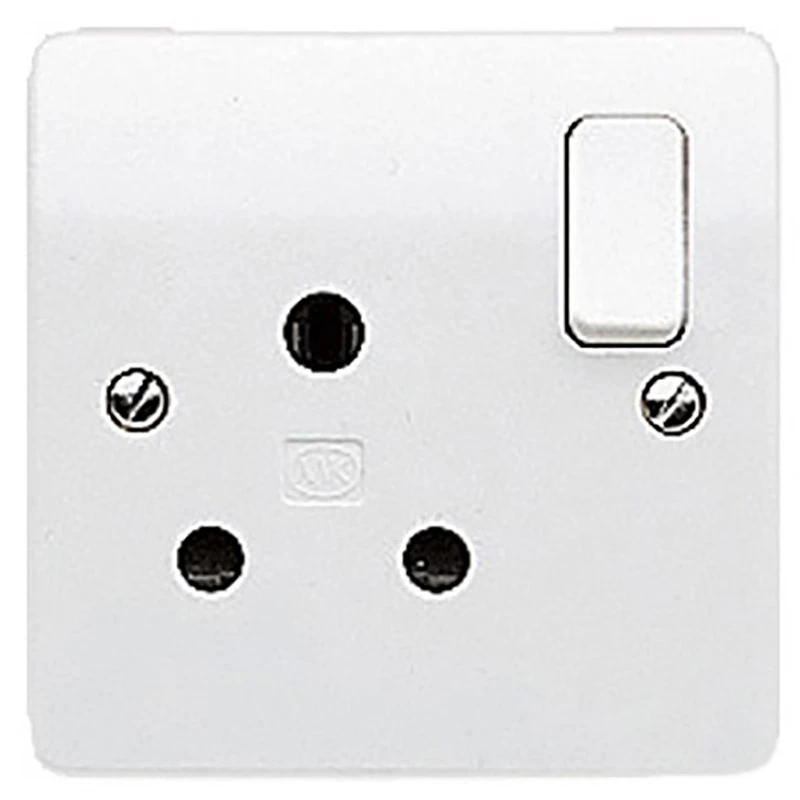 MK Socket 1 Gang Switched Double Pole 3 Pin Round 5A White