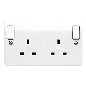 MK Socket 2 Gang Switched Double Pole Clean Earth 13A White