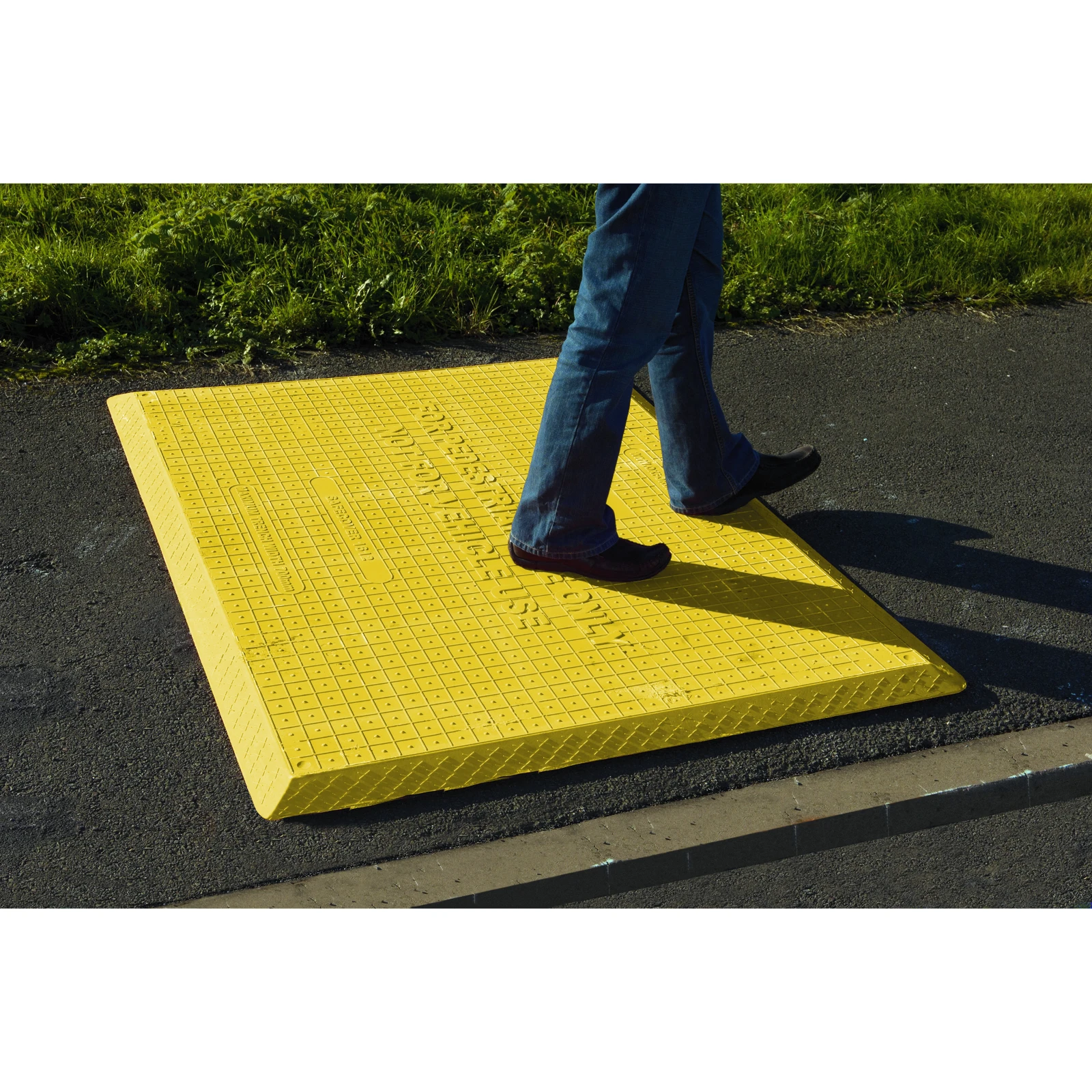 Trench Cover Large 1600 x 1200mm Yellow - Image 2