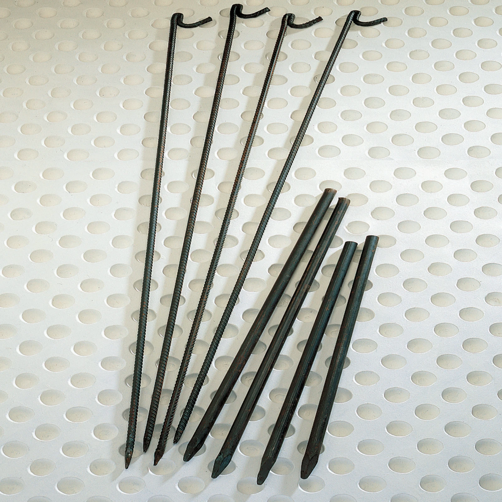 Road Form Pin 900 x 20mm Steel Black - Image 3