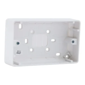 MK K2142WHI Twin 28mm/30mm Moulded Box White