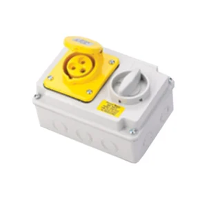 Switched Interlocked Socket 32A 110V 3P IP44