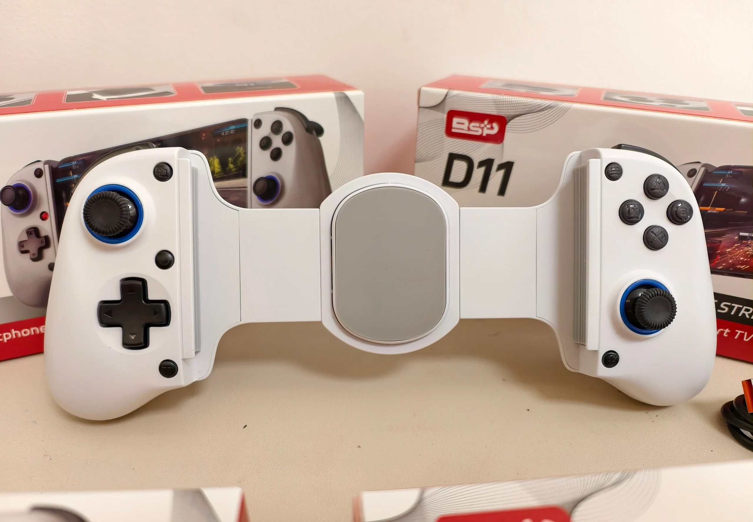 HYT D11 Wireless BT Game Controller with Phone Holder for PC for for Switch IOS/Android - Image 4