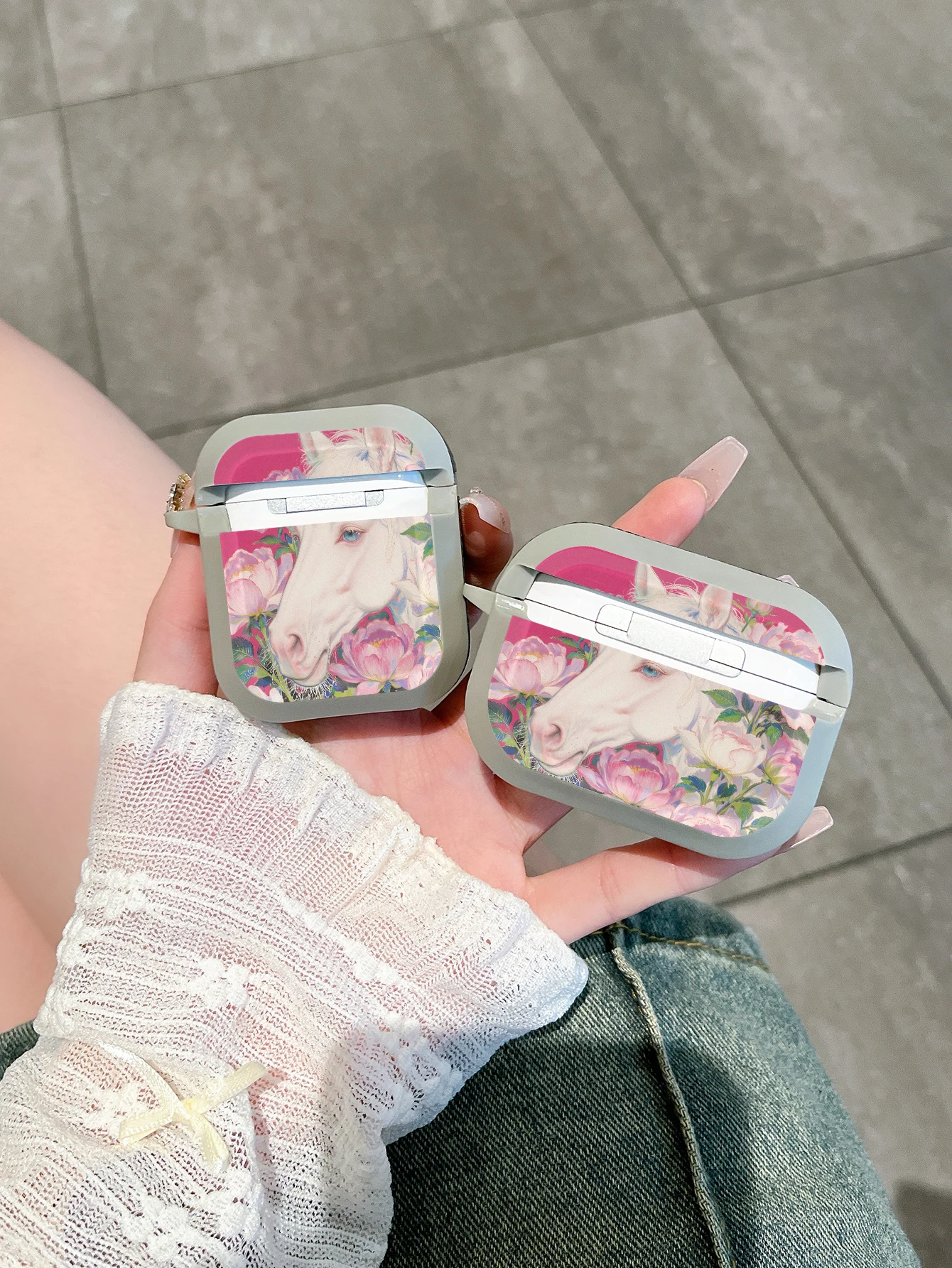 Eco-Friendly TPU Floral White Horse for Case for Pro 2/4/3 with Shockproof Design and Keychain - Image 2