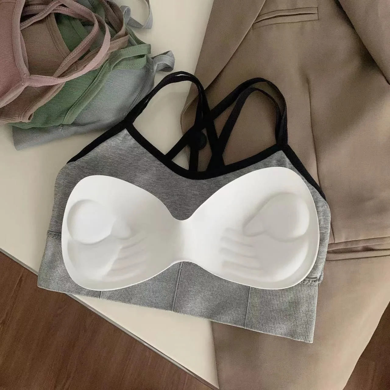 Trendy Beautiful Back Halter Wrap Bra Vest Underwear Pads One-piece Underwear Bottoming Sexy Bustier Vest for Women Pack of 5 - Image 3