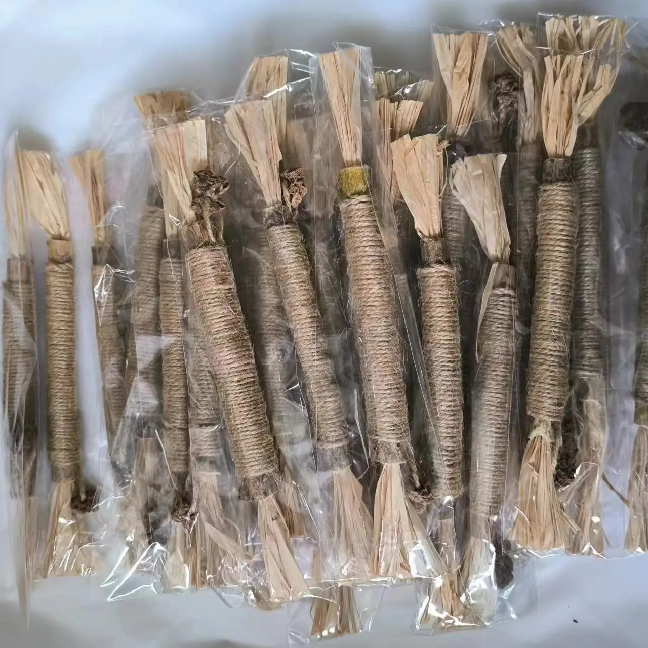 New Wholesale Natural Cat Chew Toys Matatabi Silvervine Cat Mint Teeth Cleaning Fresh Breath Cat Molar Sticks for Dogs and Cats - Image 2