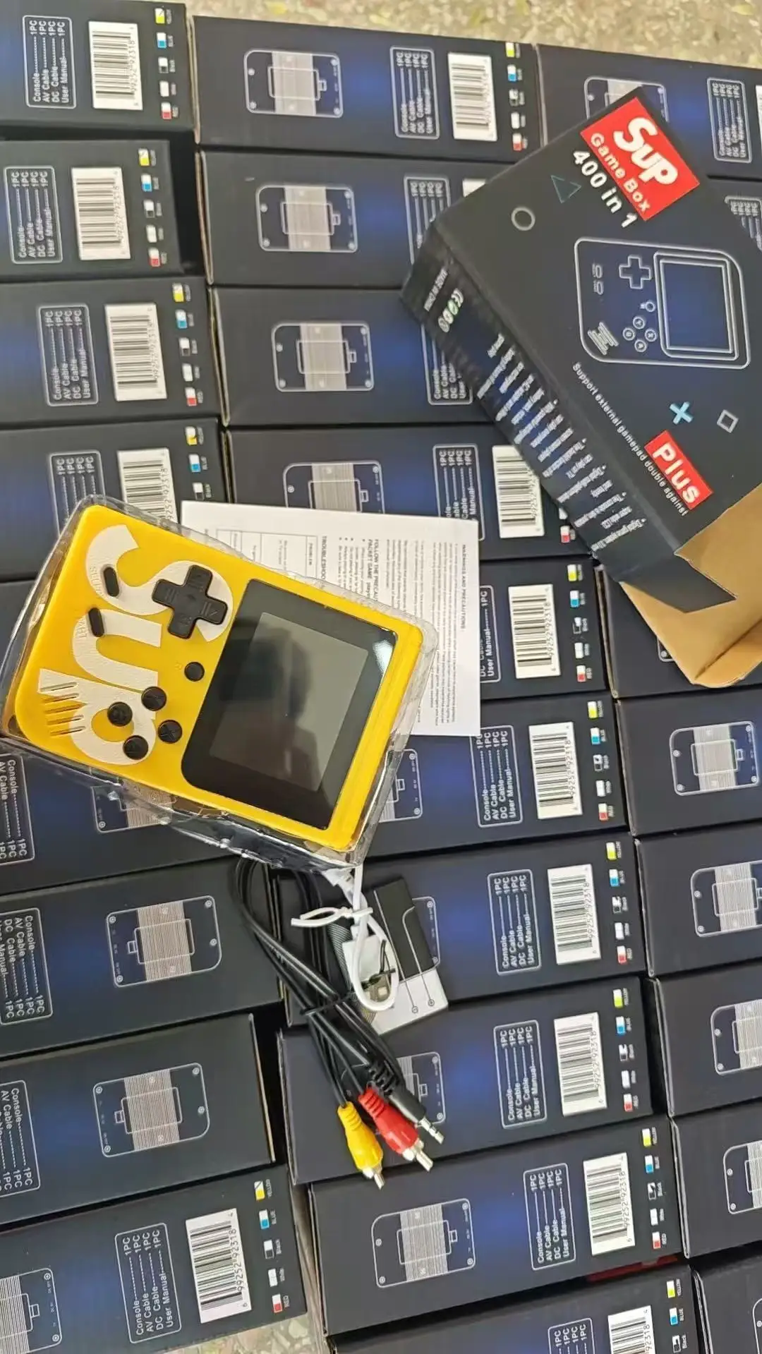 Retro SUP Handheld Game Box, 400-in-1 Classic FC Games, Portable Mini Console with HD ScreenTV Connection & Rechargeable Battery Pack of 5 - Image 4