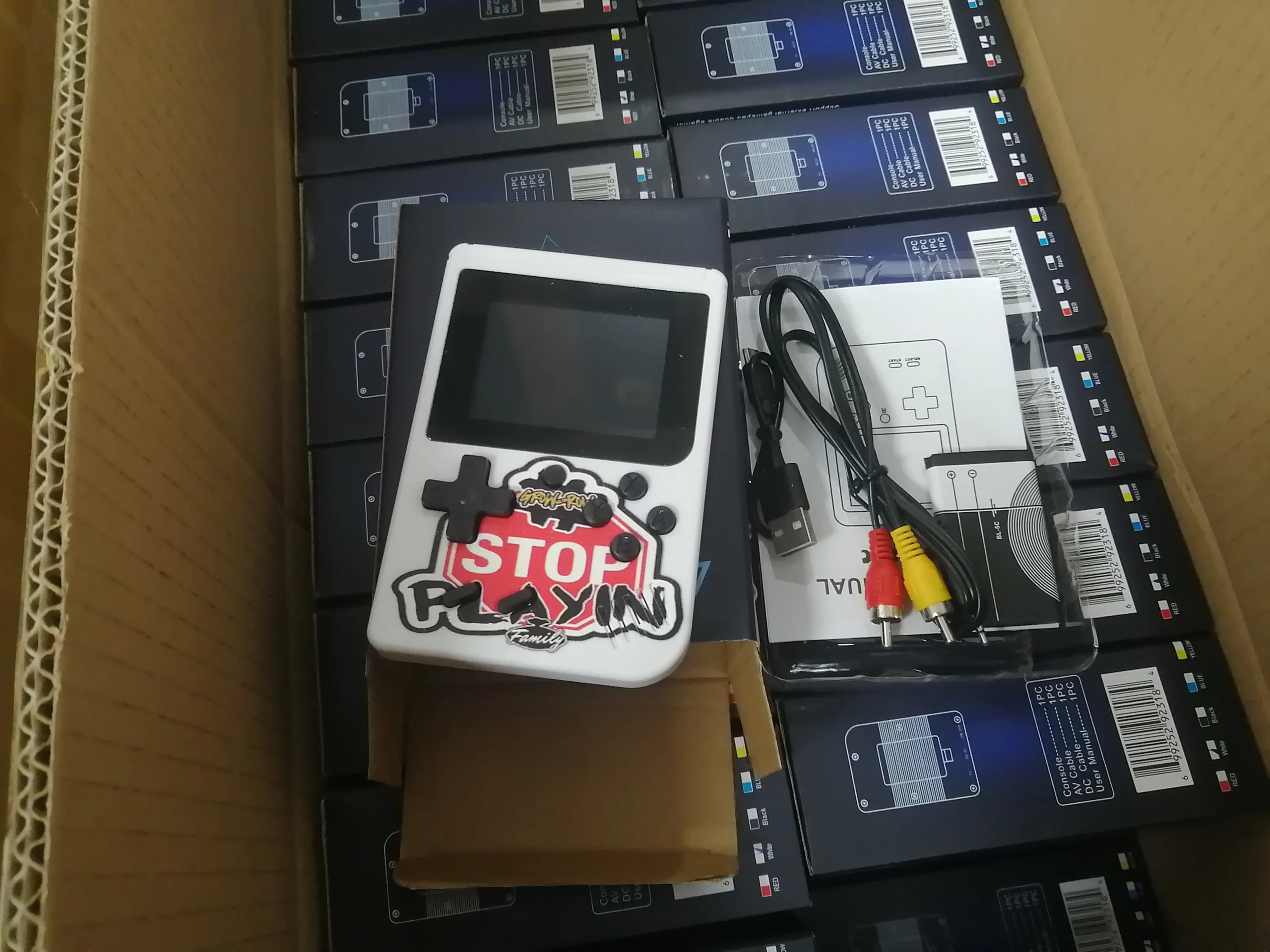 Customized Mini 2.4 Inch Handheld Game Console Single Player with 400 Built-In Games Portable Product Promotion Gift - Image 2