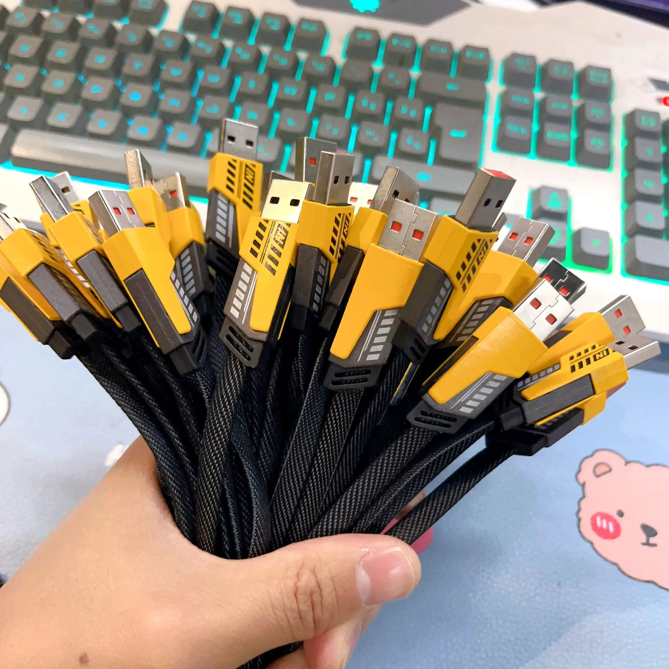 Popular 4-in-1 Fast Charging 65W USB C Cable 27W PD Multi-Data Nylon Braided Cable with Metal PVC for Telephone Charging Pack of 20 - Image 4