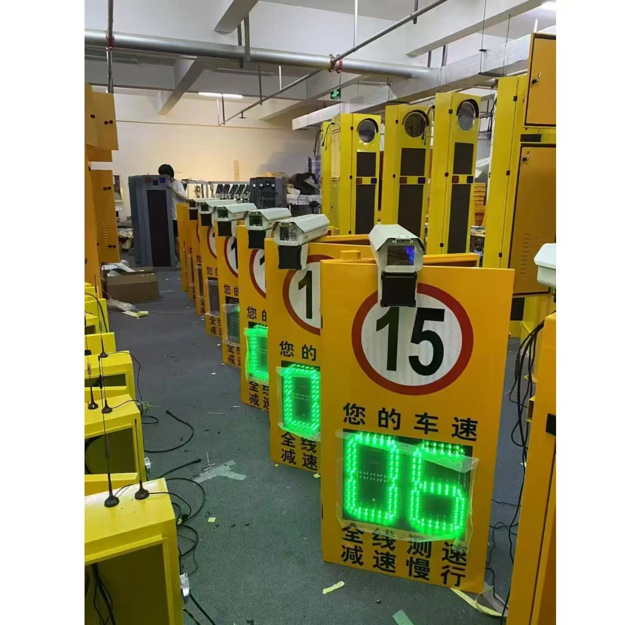 Solar Powered LED Radar Speed Display Sign for Road Safety and Traffic Control - Image 3