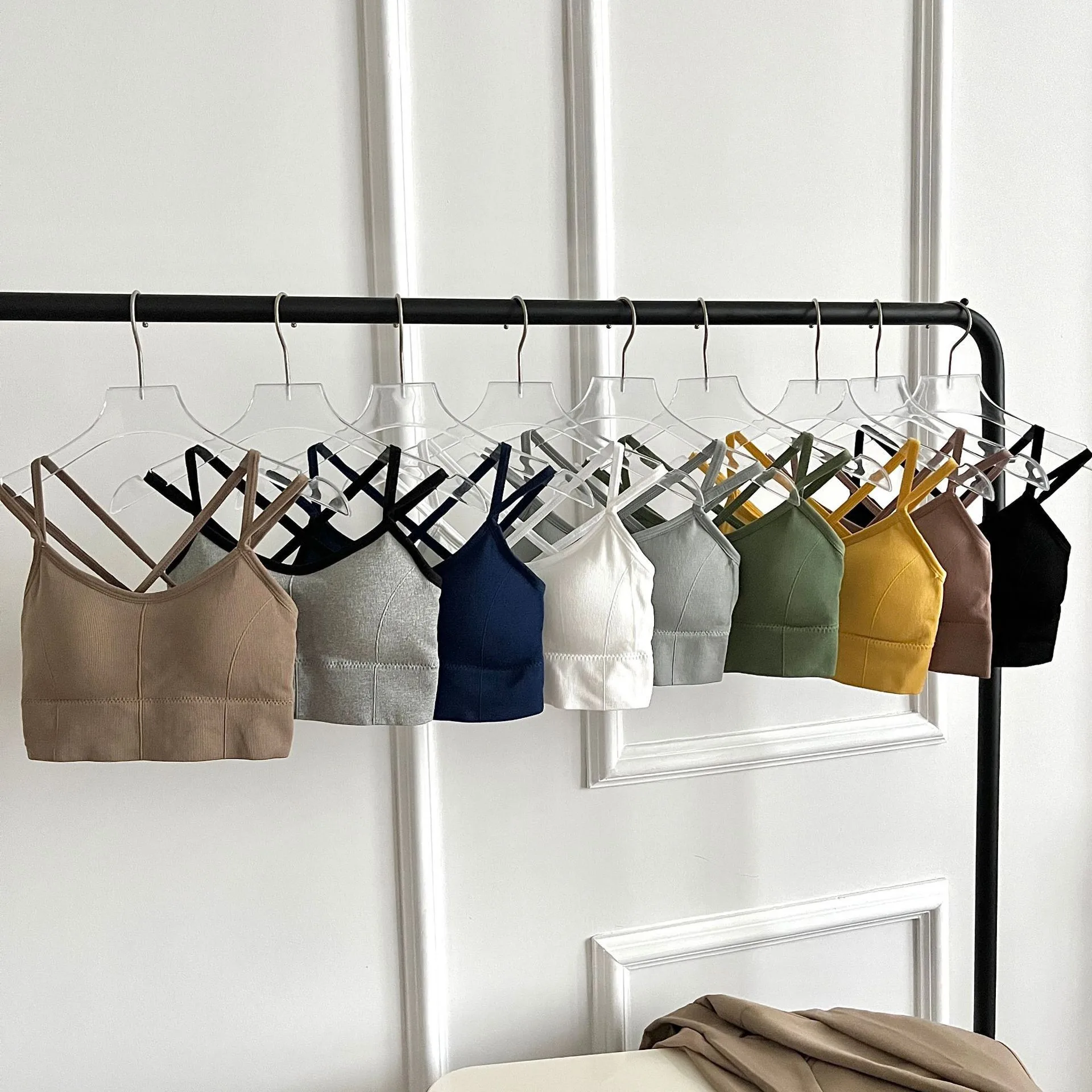 Trendy Beautiful Back Halter Wrap Bra Vest Underwear Pads One-piece Underwear Bottoming Sexy Bustier Vest for Women Pack of 5