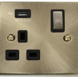 Click Scolmore Victorian Antique Brass Black Insert 13A Ingot 1 Gang Switched Socket Outlet With Single 2.1A USB Outlet