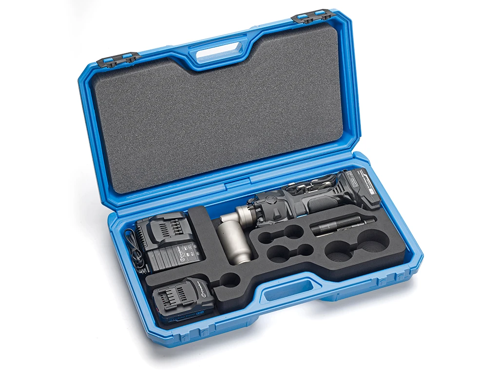 Cembre 18V Cordless Hydraulic 'Bilinear' Puller-Type Hole Punching Tool C/W Rd20.5Ss, Rd22.6Ss, Rd25.4Ss And Rd32.5Ss Round Punches