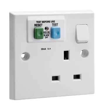 Schneider Electric Exclusive Square edge white moulded, socket outlet with RCD, 1 gang, w - Image 4