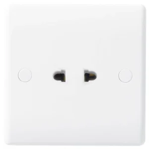 Luceco Socket Shuttered 1 Gang 16A