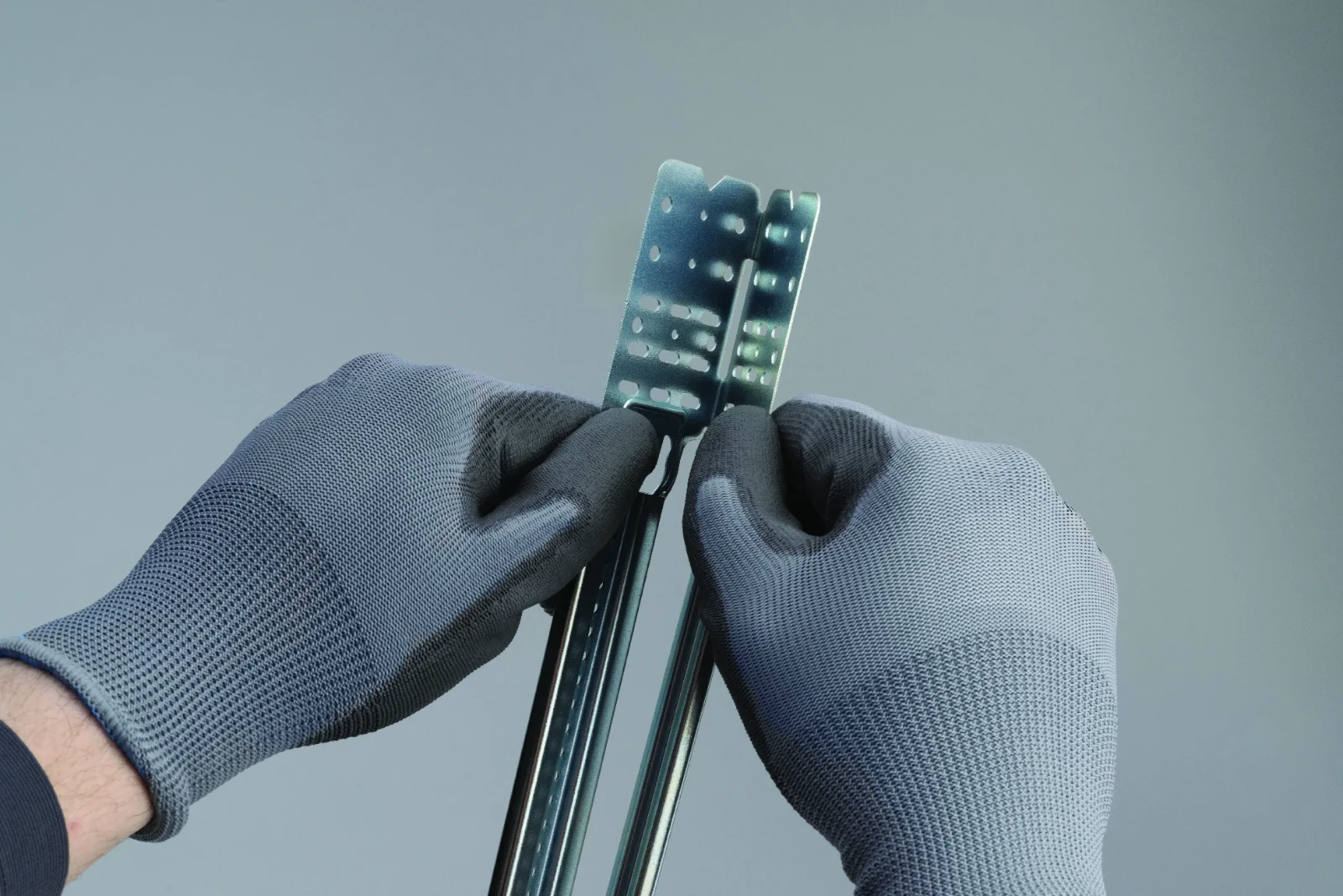 Erico Nvent Telescopic Box Brackets 355mm to 655mm - Image 3