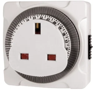 Newlec Time Clock Plug-In 13A Mechanical 24 Hour