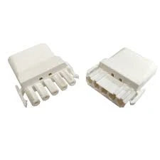 ABB White 5 Way Plug With Strain Rel