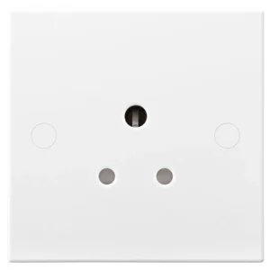 Luceco Socket Unswitched 1 Gang 5A White